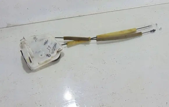 Mazda 2 Rear door lock