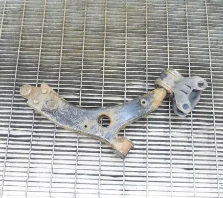 Ford Focus Front lower control arm/wishbone BV613A262AAA