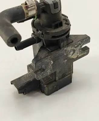 Peugeot 308 Turbo solenoid valve 9811643880 9751247
