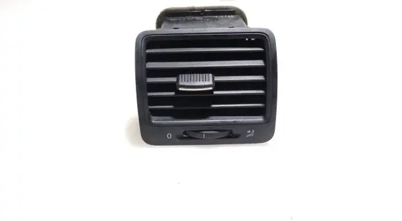 Volkswagen Jetta V Dashboard side air vent grill/cover trim