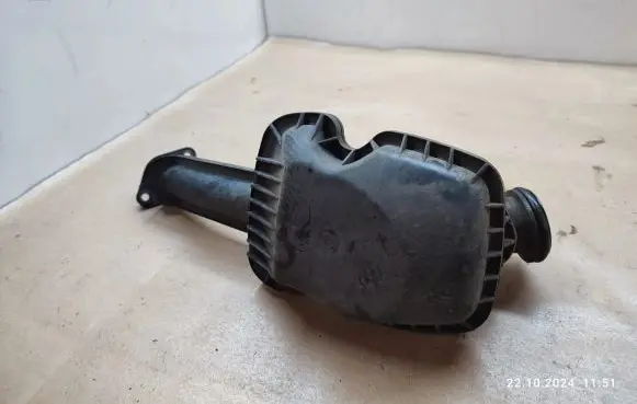 Intake resonator