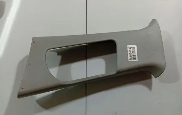 Skoda Octavia Mk2 (1Z) (B) pillar trim (top) 