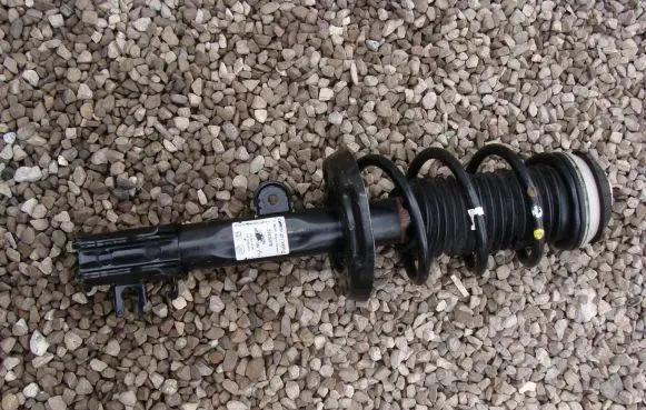Fiat 500L Front shock absorber/damper 51936078