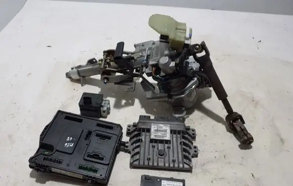 Renault Megane III Engine ECU kit and lock set 