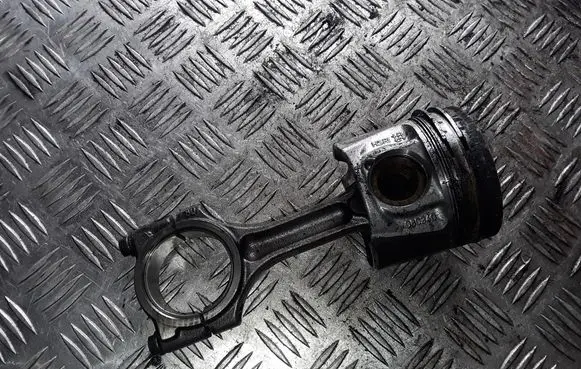 Opel Vivaro Piston 080340