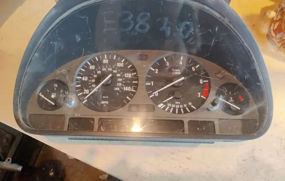BMW 7 E38 Speedometer (instrument cluster) 62118364005 8364005