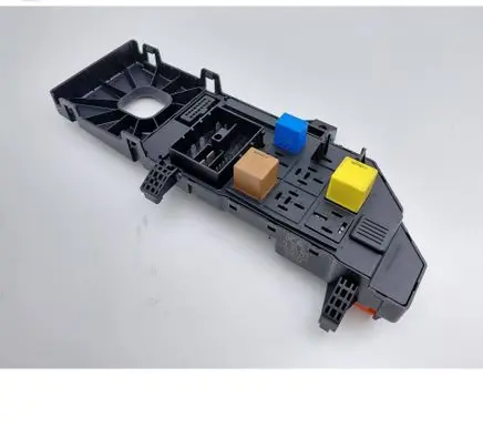 Opel Vectra C Fuse module 13181983 13181983KA 518721204