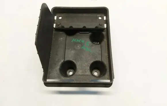 Battery bracket