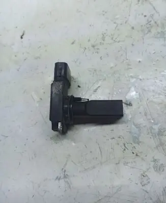 Toyota Corolla E120 E130 Mass air flow meter 2220427010