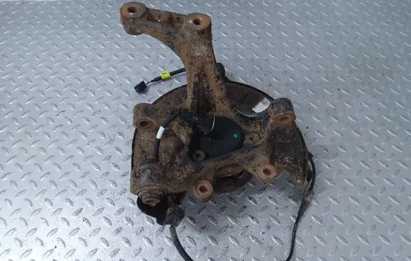 Rear wheel hub