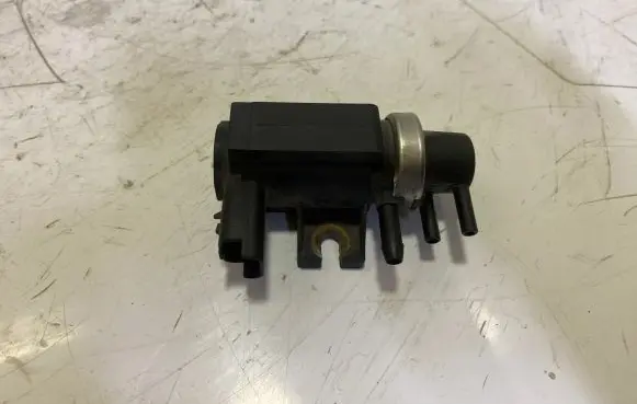 Peugeot 607 Turbo solenoid valve 4M5Q9E882AA