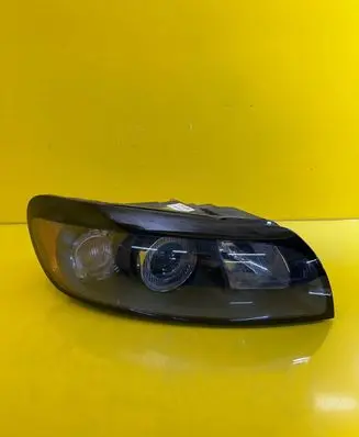 Volvo C30 Headlight/headlamp 30657169