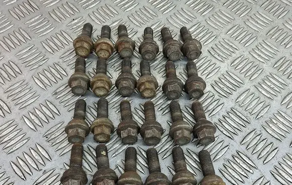Mercedes-Benz Sprinter W906 Nuts/bolts 