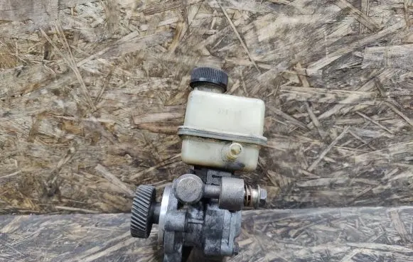 Mazda MPV Power steering pump 3611476K