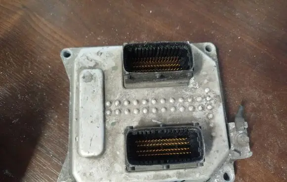 Opel Astra H Engine control unit/module 55567114