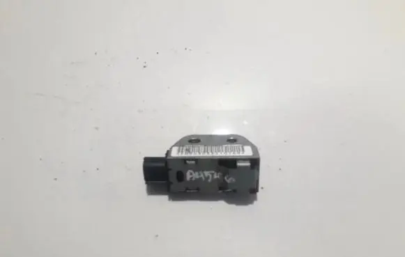 Nissan X-Trail T30 Airbag deployment crash/impact sensor