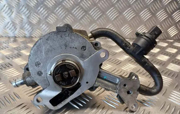 Volkswagen Touran I Fuel injection high pressure pump 038145209 038906081B
