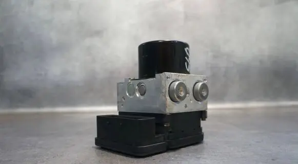 Volvo S60 ABS Pump 31273882 P31273882 AG9N-2C405-AB