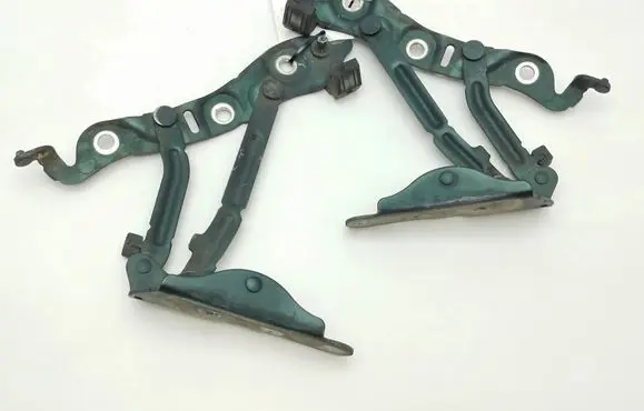 Volvo S60 Tailgate/trunk/boot hinge