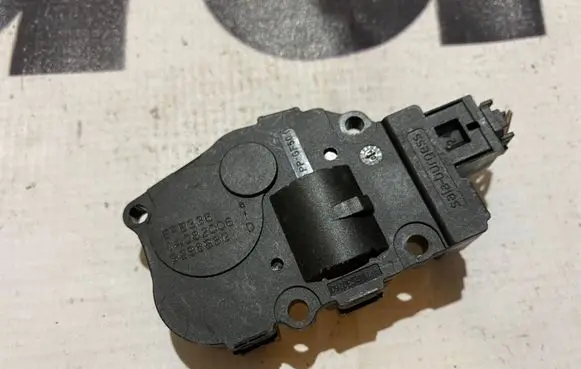BMW X5 E70 Air flap motor/actuator 929888G