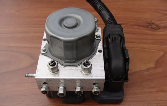 Nissan X-Trail T32 ABS Pump