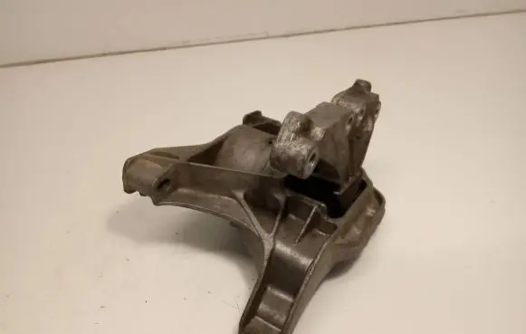 Peugeot 308 Engine mount bracket 4A103720