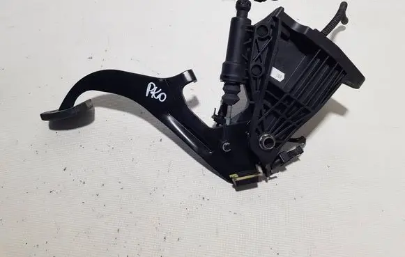 Mercedes-Benz CLA C117 X117 W117 Clutch pedal 2462900619DD A2462900619