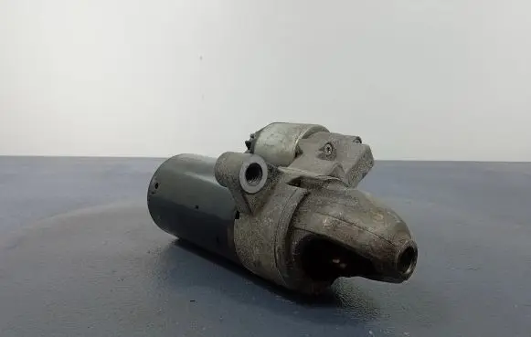 Toyota Avensis T270 Starter motor 28100-0X040