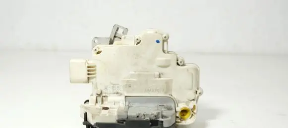 Audi A4 S4 B7 8E 8H Front door lock 8E1837015AA