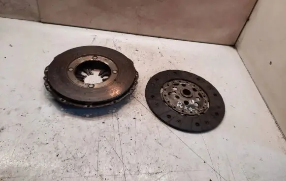 Volkswagen Golf IV Clutch set kit B02100