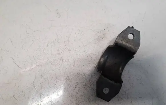 BMW 5 F10 F11 Sway bar bush bracket, front 31306796971