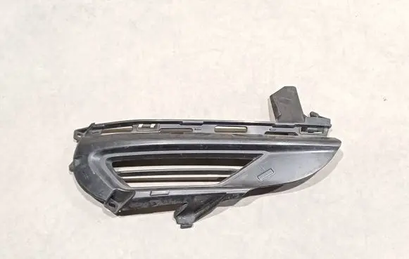 Front bumper lower grill