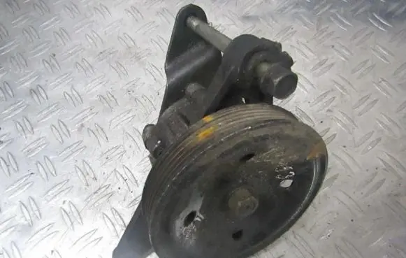 Mazda 626 Power steering pump ga2a32650d 36033030