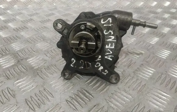 Toyota Avensis T250 Vacuum pump 05110556