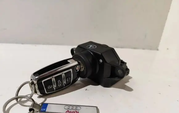 Audi A6 S6 C6 4F Ignition lock 4F0909131G 4F0910131G 33301401