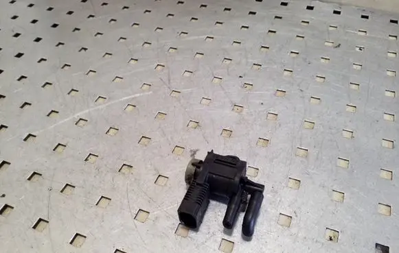 Audi A3 S3 8P Turbo solenoid valve 1K0906283A
