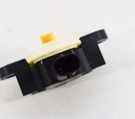 Mercedes-Benz GLA W156 Airbag deployment crash/impact sensor A1668210351