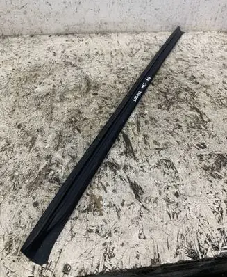 Audi A4 S4 B9 Trunk rubber seal (body) 8w9827229