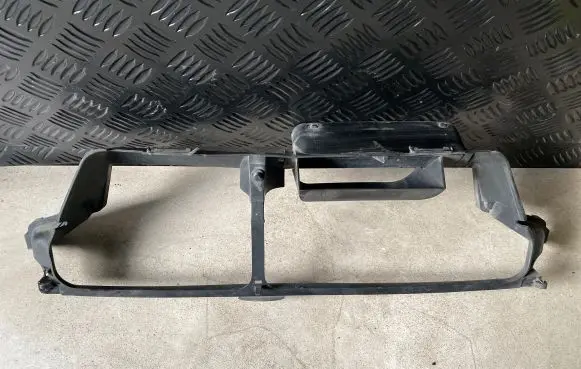 Volvo XC70 Intercooler air guide/duct channel 9190500 74621