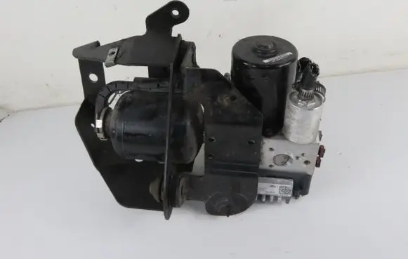 Ford Maverick ABS Pump 6M642C555BB
