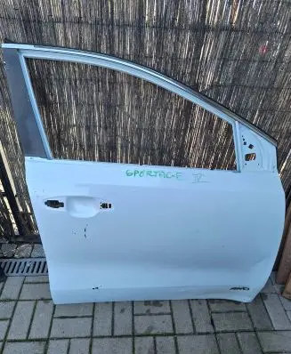 KIA Sportage Front door