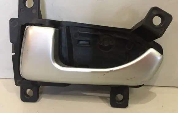 KIA Sportage Front door interior handle 826103U000