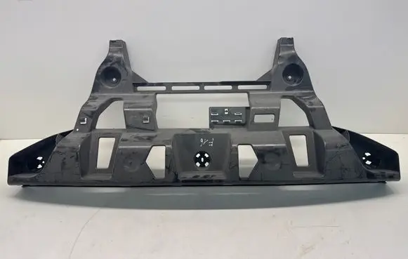 Rear bumper mounting bracket