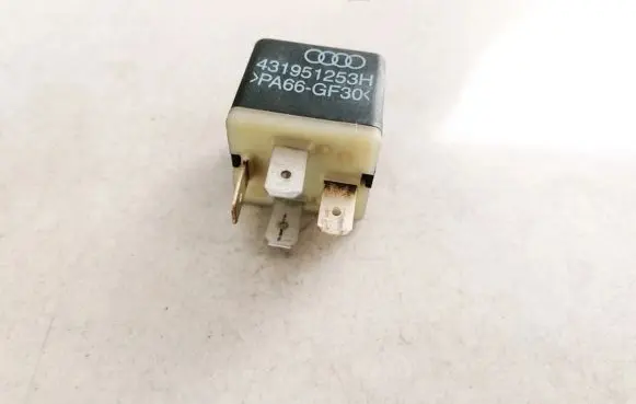 Audi A4 S4 B5 8D Other relay 431951253H