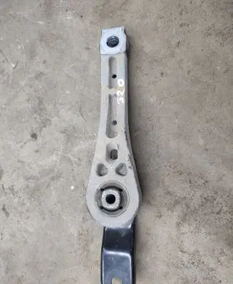 Volkswagen PASSAT B7 USA Engine mount bracket 1K0199855BF