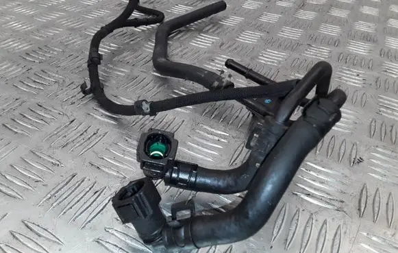 KIA Sorento Fuel line pipe
