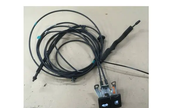 Nissan Juke I F15 Fuel cap flap release cable 