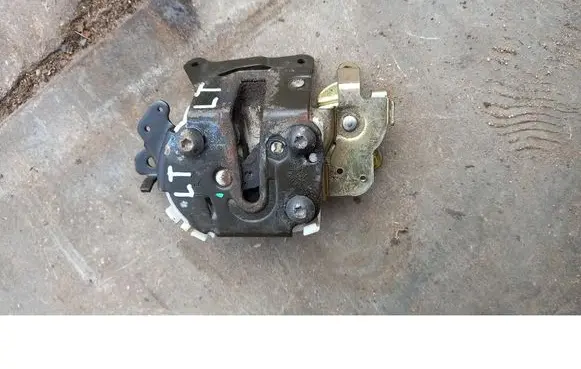 Nissan Quest Rear door lock 