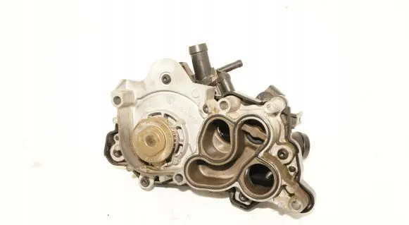 Volkswagen Polo VI Water pump 04E121600CC