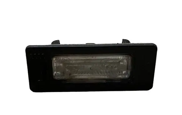 Volkswagen PASSAT B6 Number plate light 8T0943021 A046341